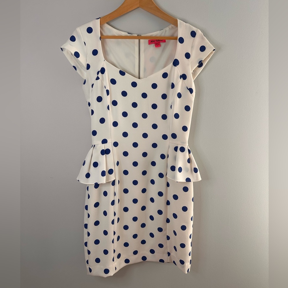 Betsy Johnson women’s white Peplum dress with royal polka dots, size 6. NWT